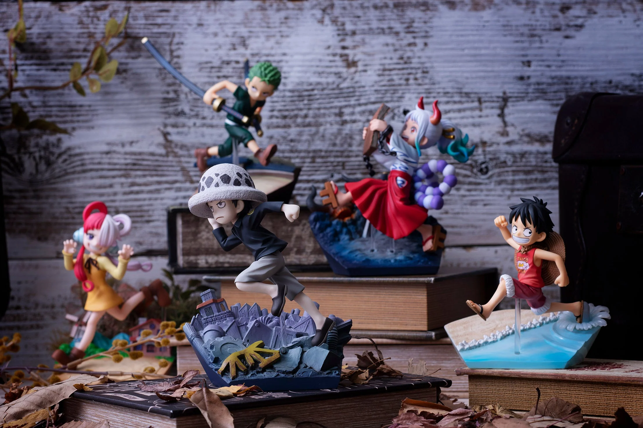 ONE PIECE Trafalgar Law RUN!RUN!RUN G.E.M.series Figure by MegaHouse - Image 2