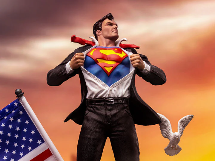 DC Comics Superman Clark Kent 1/10 Scale Statue by Iron Studios - Image 4