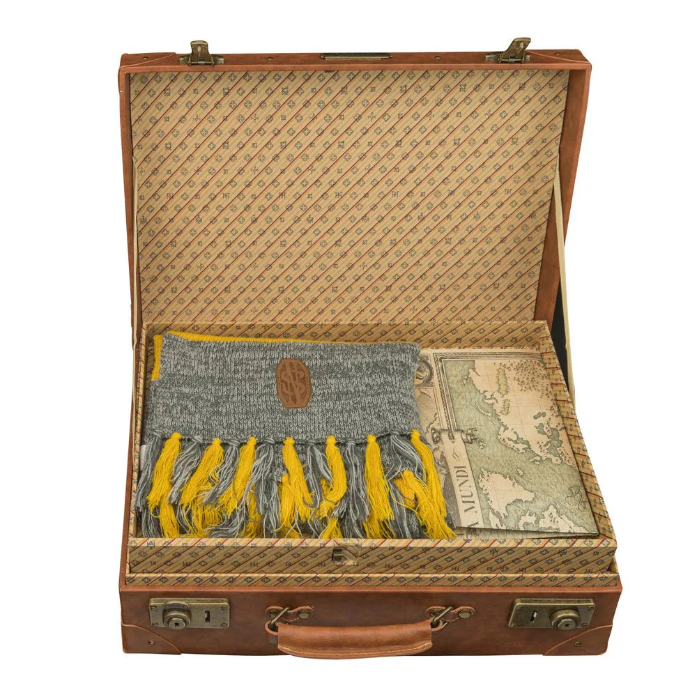 Fantastic Beasts Replica 1/1 Newt Scamander  Limited Edition Suitcase - Image 4