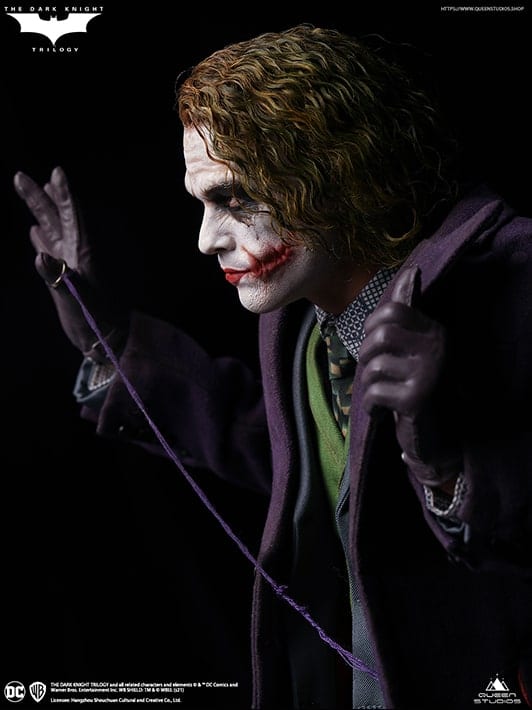 The Dark Knight Joker 1/4 Scales Regular Edition Statue by Queen Studios - Image 6