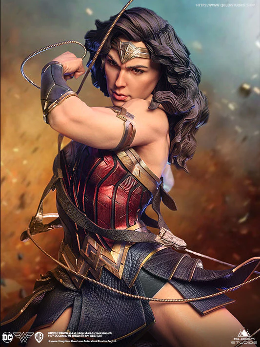 Wonder Woman Comics 1/4 Statue by Queen Studios - Image 2
